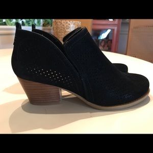 Baretraps ankle boots size 8